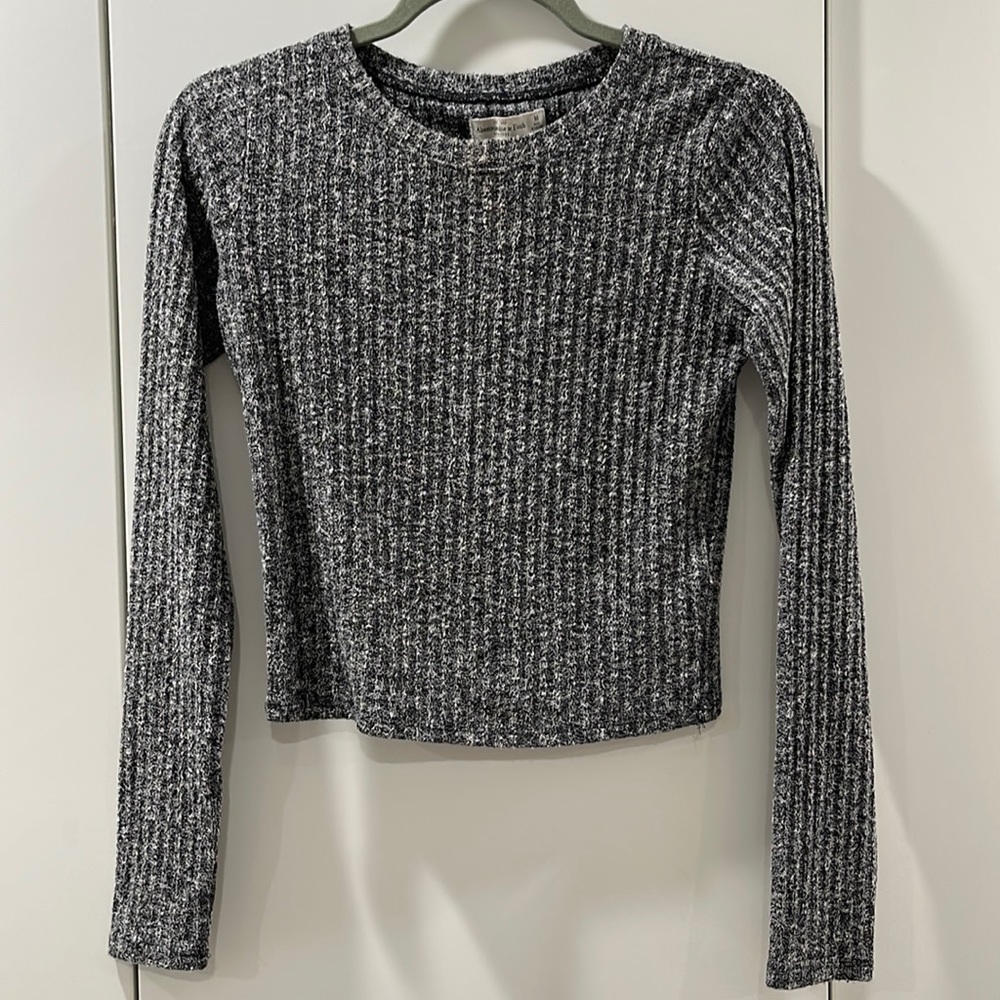 Abercrombie and Fitch long sleeve sweater crop